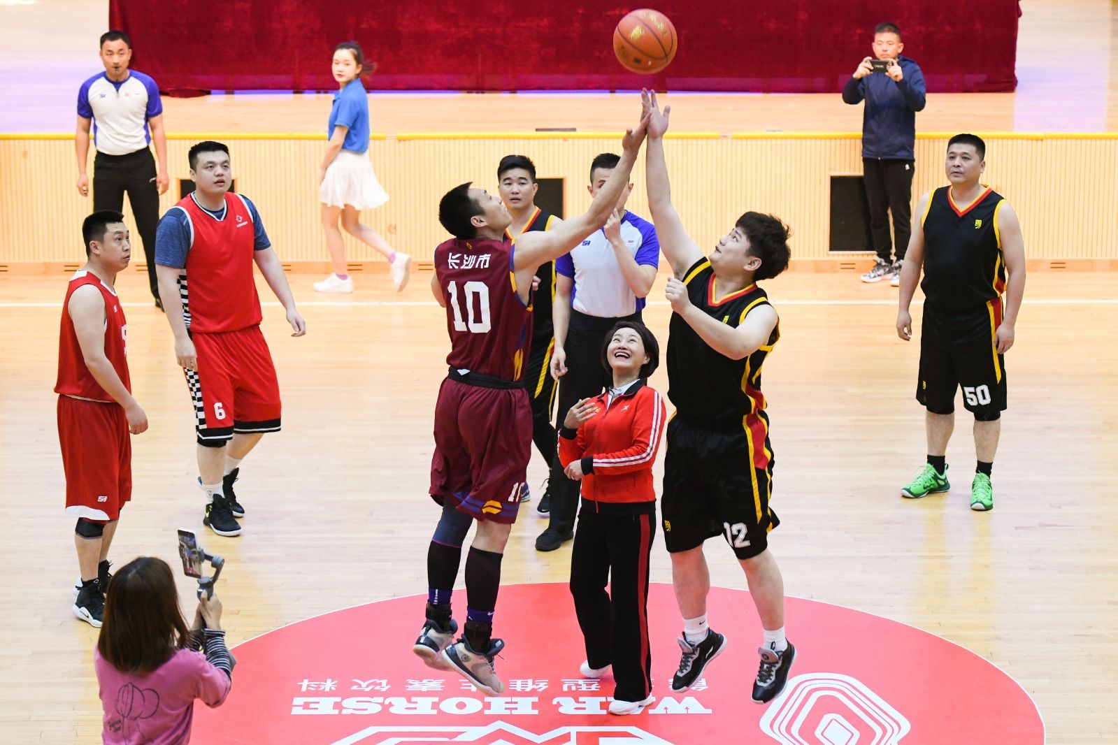 长沙市第十届运动会（市直机关组）篮球赛 暨“战马杯”第十五届市直机关干部职工篮球赛火热开赛！