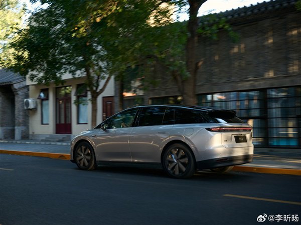 理想 i6 新形态五座 SUV 官宣 9 月 26 日上市：车长 4.95 米、低风阻造型设计